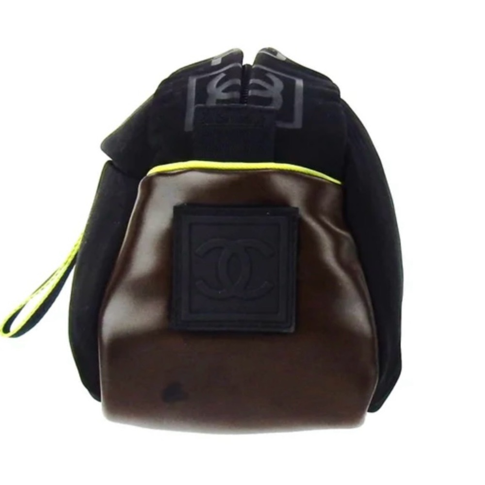 Chanel Clutch Bag for Women or Men. - Picture 8 of 14